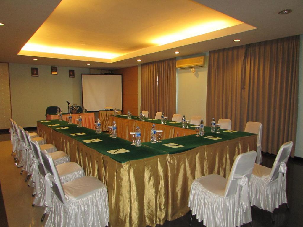 Hotel Wisata Palembang Eksteriør billede